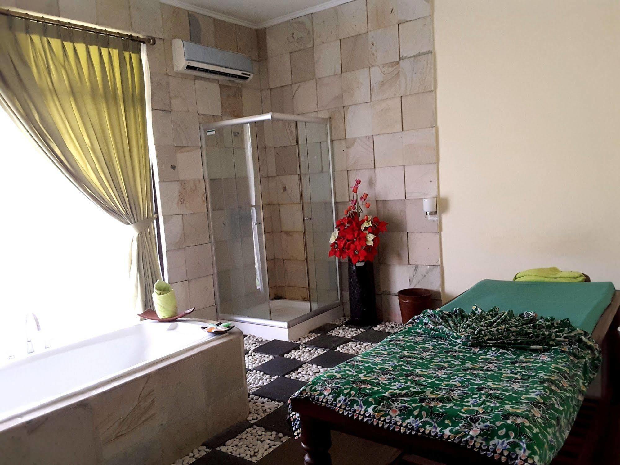 Grand Legi Hotel Mataram Zewnętrze zdjęcie